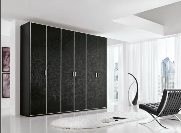 Wardrobe, Santa Lucia