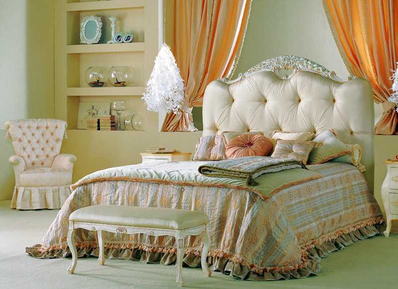 Double bed with upholstered headboard, Antonelli Moravio