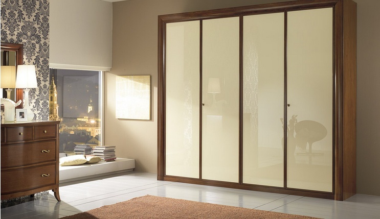 Wardrobe, at the stilema stand