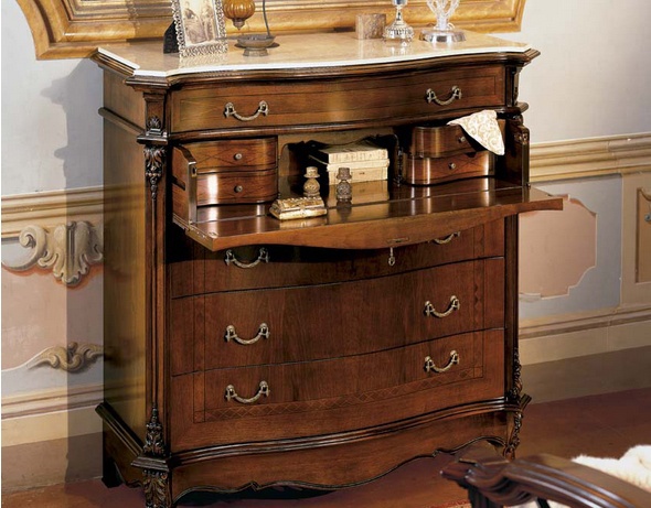 The Dresser, At The Stilema Stand