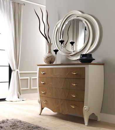 The Dresser, At The Stilema Stand