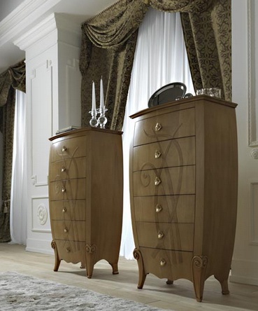 Tall dresser, at the stilema stand