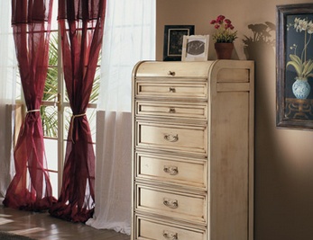 The Dresser, At The Stilema Stand