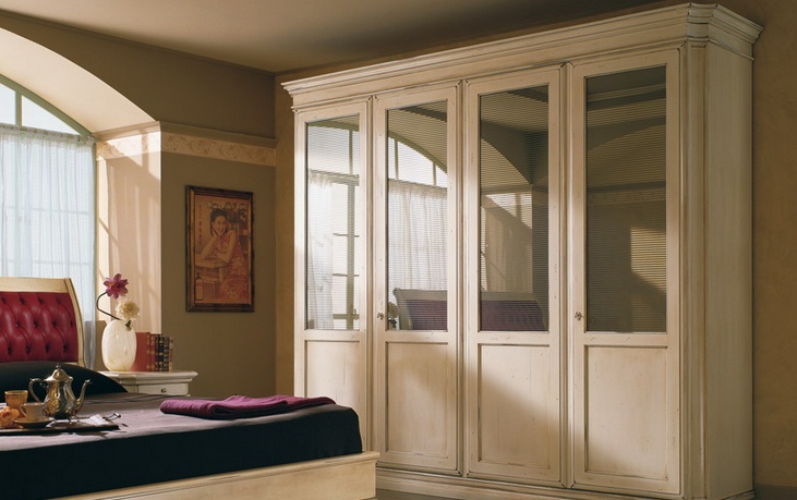 Wardrobe, at the stilema stand