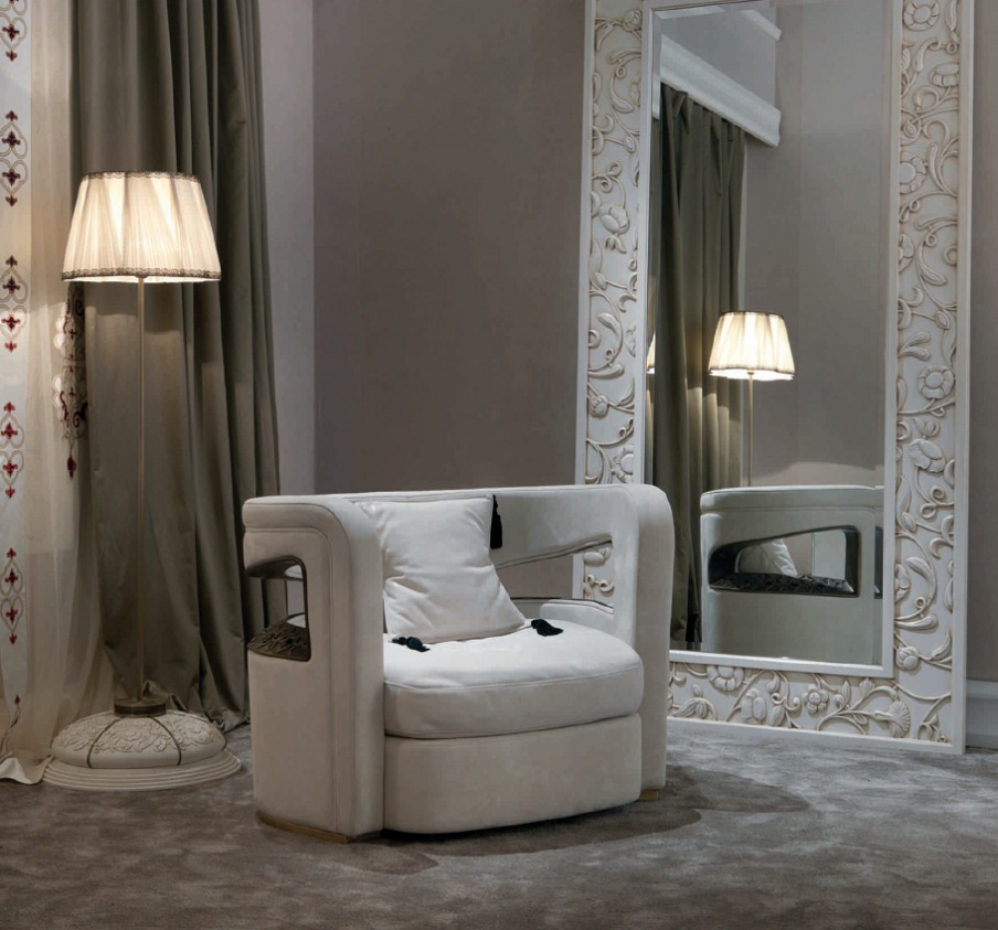 Chair made of solid wood Saraya, Elledue