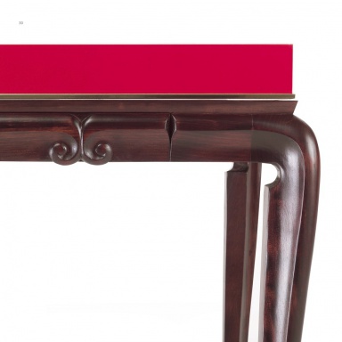 The work was first performed Smoking table