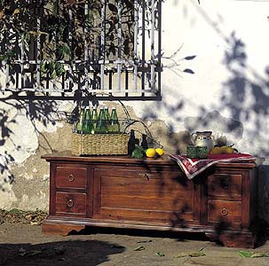 Pedestal / bench , DOLFI