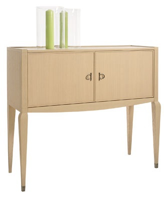 Stand on high legs with a wedge of Opus 40, Selva