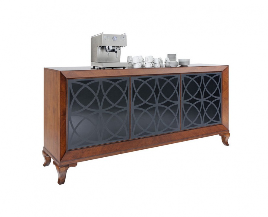 The Tzsar Of Drawers, Selva