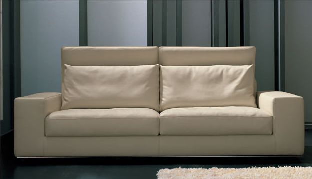 Loveseat Blowup, Gurian 