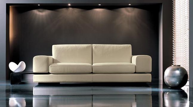 The Rivoli Sofa, Gurian