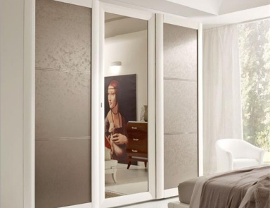Wardrobe with sliding doors, Grilli