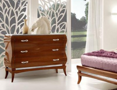 Wooden chest of drawers, Com? - Grilli