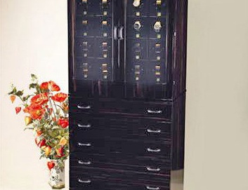 The high chest of drawers for jewelry, Agresti