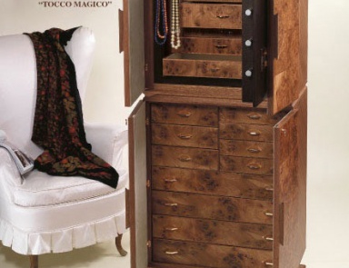 A chest of drawers for jewelry, Agresti
