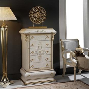 A chest of drawers comoda blanca, Vicente Zaragoza