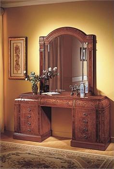 Vanity Viena, Vicente Zaragoza