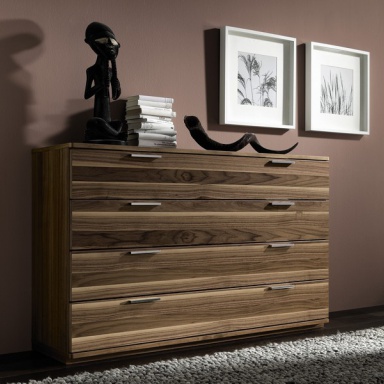 A chest of drawers La Vela II chest of drawers