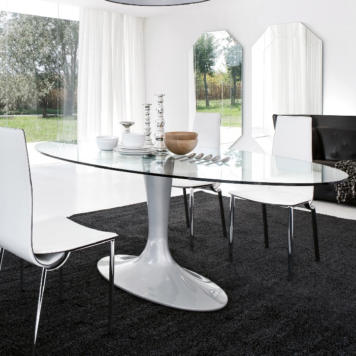 Dining table on a massive basis, Tonin casa