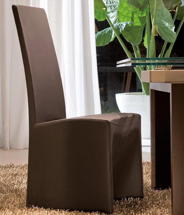 Chair with high back, Tonin casa