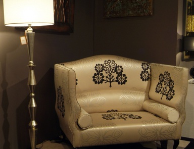 Chair with high back and armrests, Wama