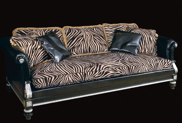 Three seater sofa low lying Wama