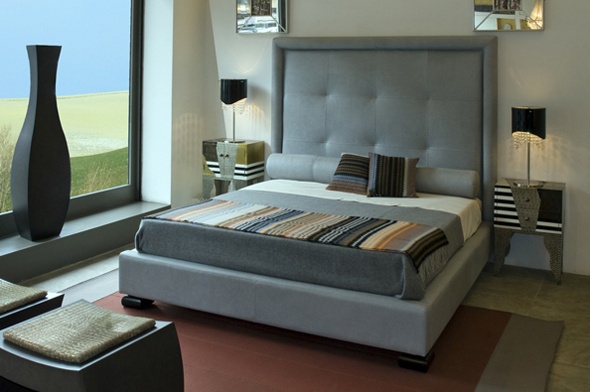 Double bed with high headboard, Wama