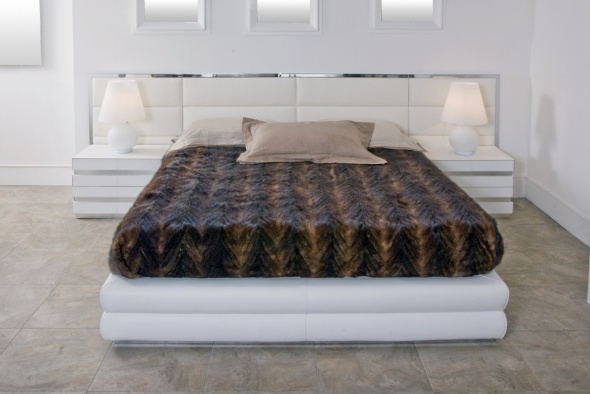 Double bed with a hidden frame, Wama