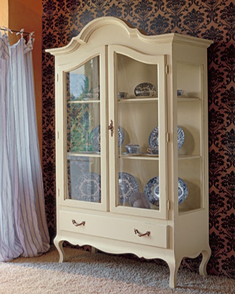 Showcase with glass facade, Tonin casa