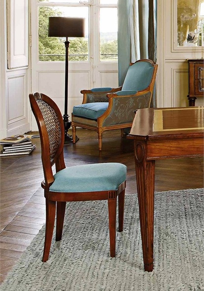Chair with a curved backrest, Medaillon - Roche Bobois