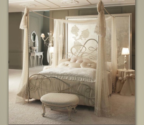 A four-poster bed, Giusti Portos