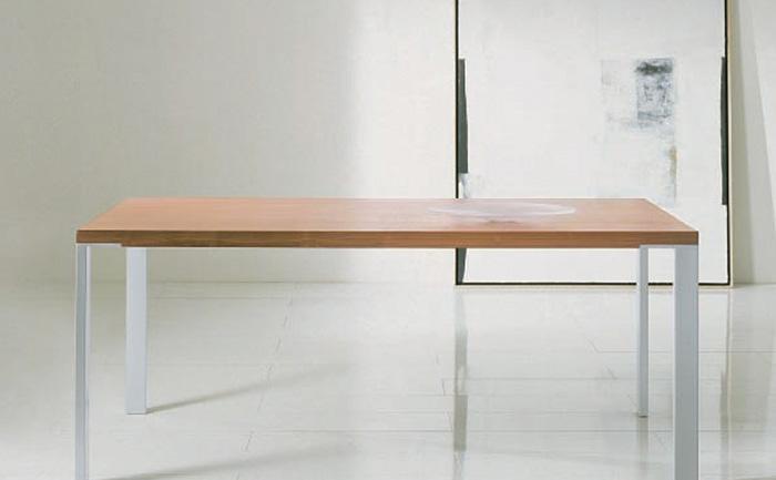 Dining table with metal legs, Tumidei