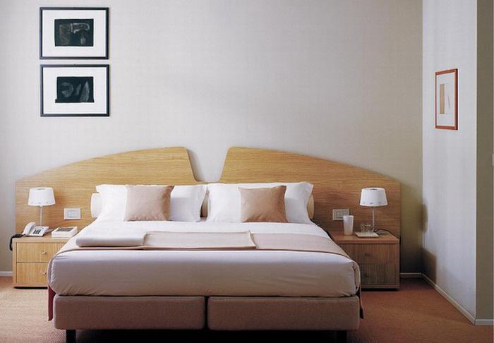 Double bed with high headboard, Tumidei