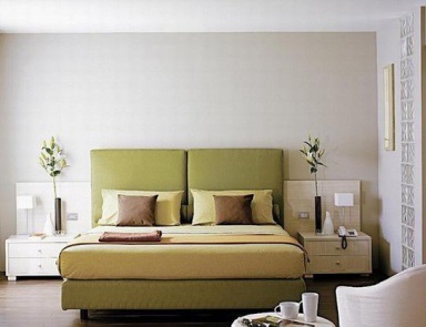 Double bed with upholstered headboard, Tumidei