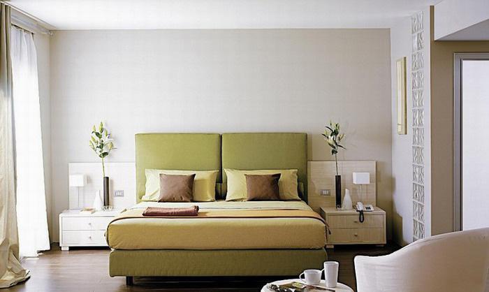 Double bed with upholstered headboard, Tumidei