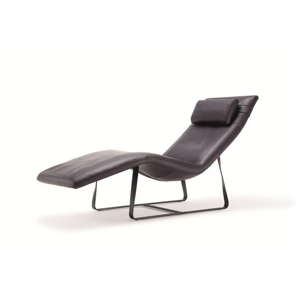 Chaise lounge with metal legs, Rolf Benz
