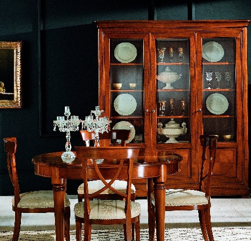 Showcase tricuspid on the frame made of solid cherry and beech Style Lord, Bamax