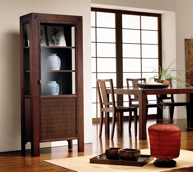 Showcase single leaf on a frame of solid oak Shogun, Bamax