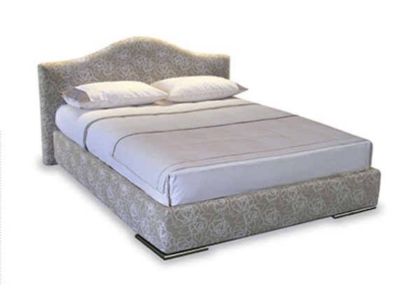 Double bed with shaped headboard Calligaris