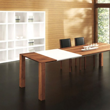 Allungabile dining table