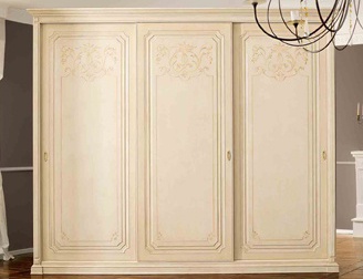Tricuspid wardrobe with sliding doors on the frame of tamborito Giotto, Benedetti (furniture: wardrobe, Italy)