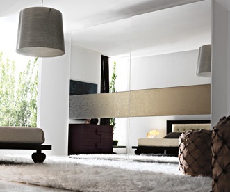 Wardrobe with sliding doors on the frame of tamborito and solid wood Riflessi, Benedetti