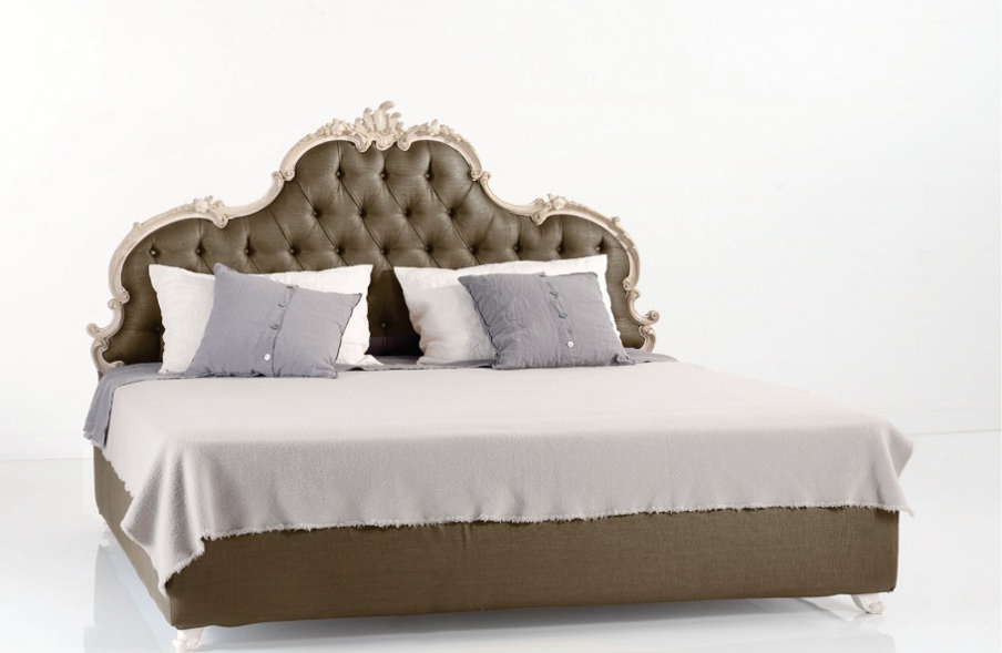 Double bed with carved headboard, Chelini