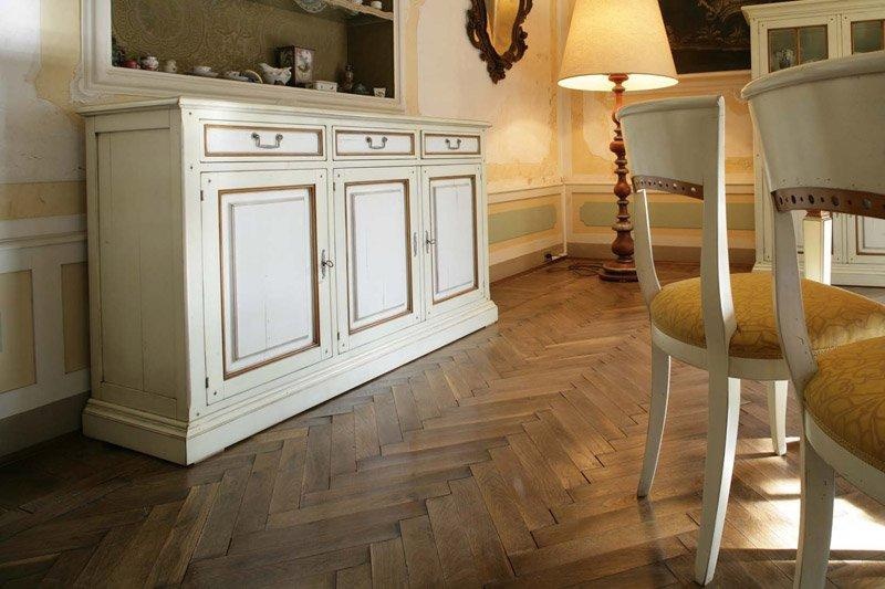 Wooden dresser with three doors, Ca' d'oro