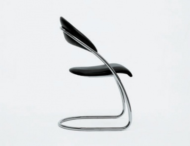 Chair with frame of steel tubes Museum, Alivar