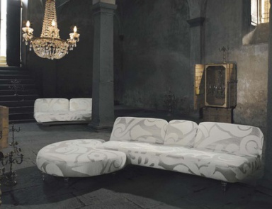 The Handy Sofa, Futura