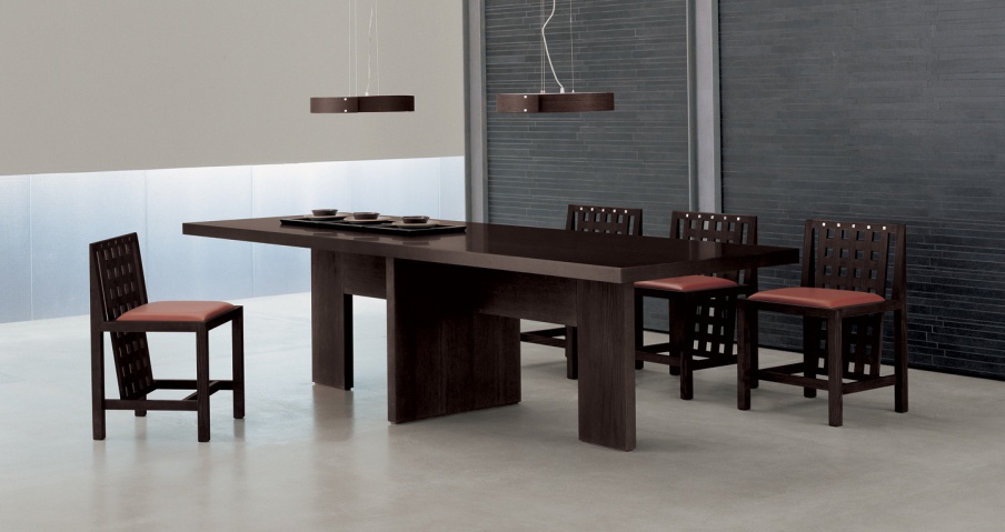 Desk with frame of solid oak and table top of oak veneer Formal, Alivar 