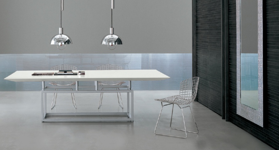 Dining table with frame painted steel and top made of wood Vernissage, Alivar