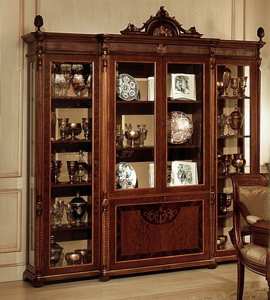 Showcase with hinged doors, Riva Mobili d'arte