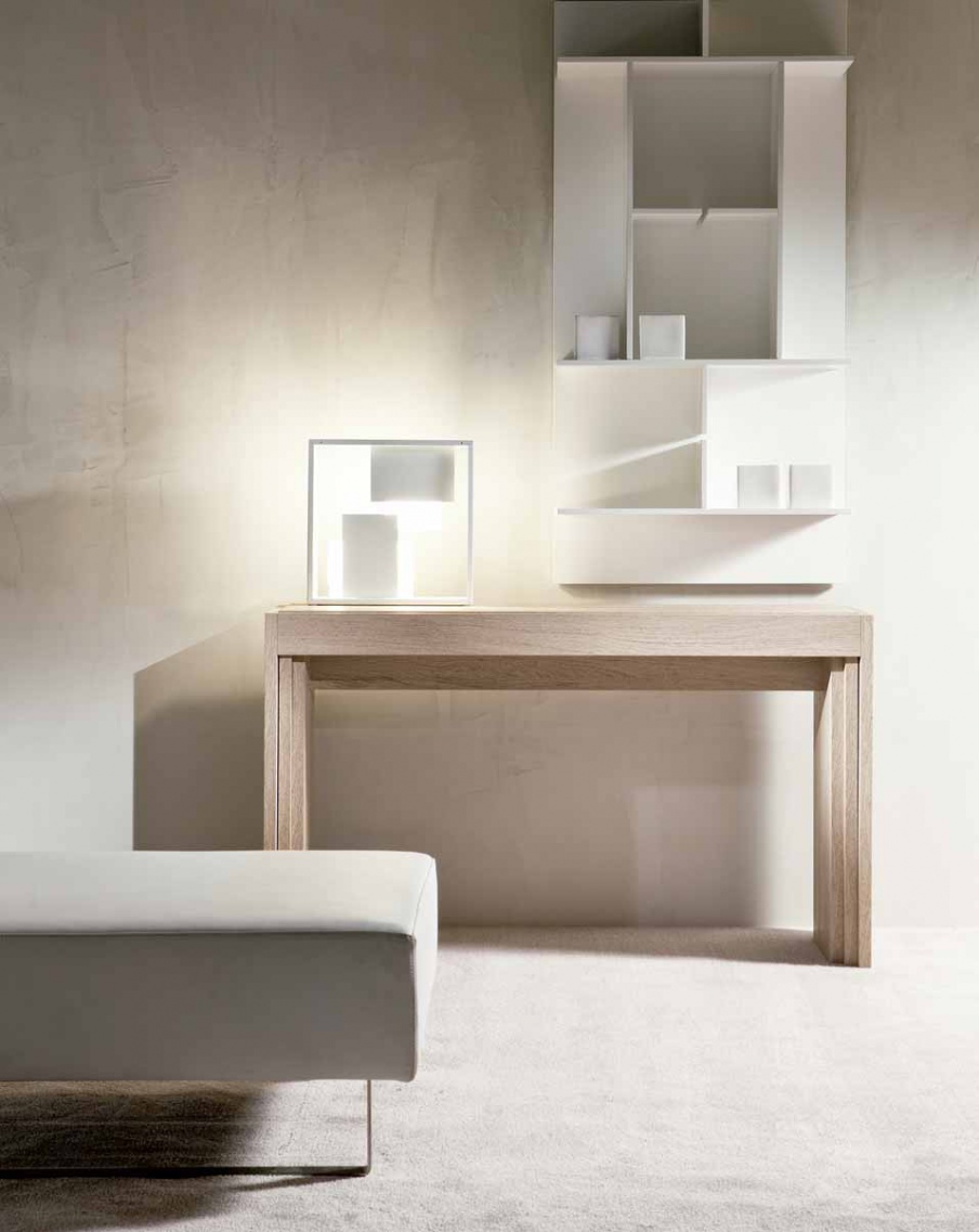 The console is made of solid wood, Pacini & Cappellini